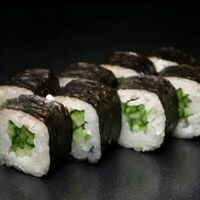 Ролл с огурцом в Fin sushi