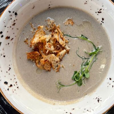 Крем-суп грибнойв Пицца на дровах по цене 590 ₽