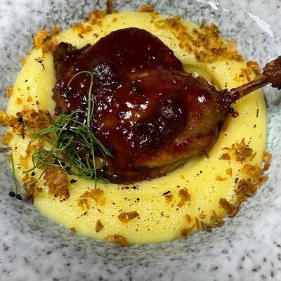 Томленая утиная ножка в вишневом BBQ в To mesto по цене 950 ₽