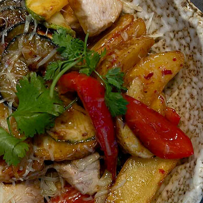 Кисло-сладкая курица с пармезаном в Суши-бар Якудза по цене 810 ₽