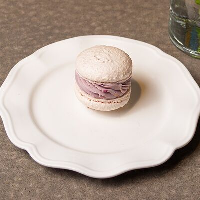 Макарон Лаванда-черника в Breakfast House по цене 455 ₽