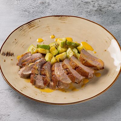 Филе утиной грудки под мандариновым соусом в Ресторанчик по цене 1360 ₽