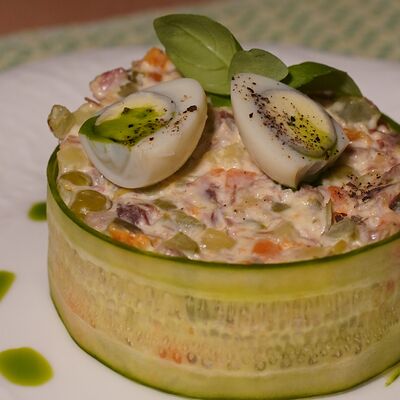 Оливье с языкомв Pur Pur по цене 540 ₽