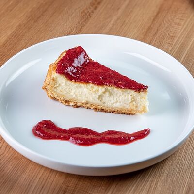 Чизкейк с клубничным соусом в Чито-Грито по цене 550 ₽