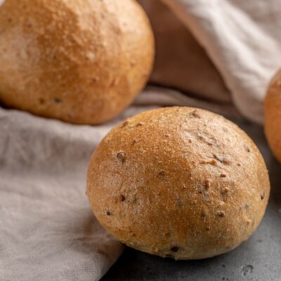 Булочка цельнозерновая в Home Macaron Expo по цене 200 ₸