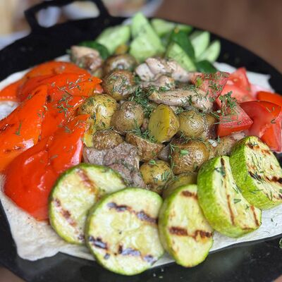 Казан Садж со свининойв Гриль-бар Бегемот и мышь по цене 1985 ₽