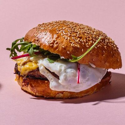 Breakfast Burger с говядиной в Angel in us по цене 2990 ₸