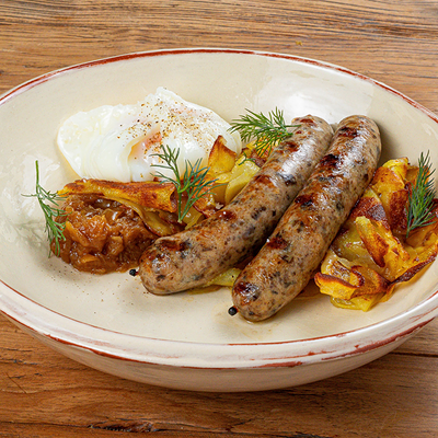 Куриные колбаски, гратен, яйцо пашот в Pinch по цене 980 ₽