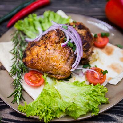 Бедро куриное в Шеф рекомендует шашлыки по цене 556 ₽