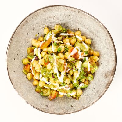 Салат с нутомв Saffron - Шафрон по цене 450 ₽