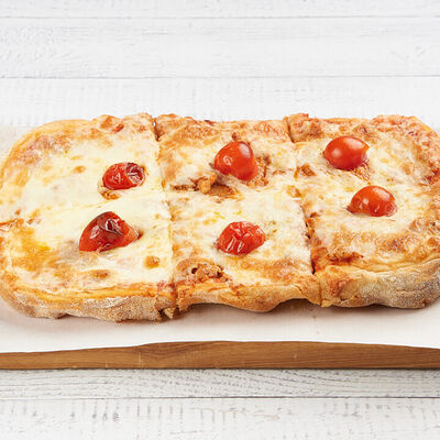 Пицца болоньезе с индейкой, томатным соусом и сыром моцарелла в АндерСон по цене 760 ₽