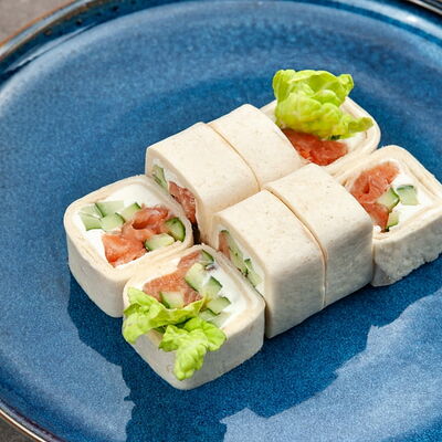 Ролл Тортилья с лососем в Контора вкуса по цене 748 ₽
