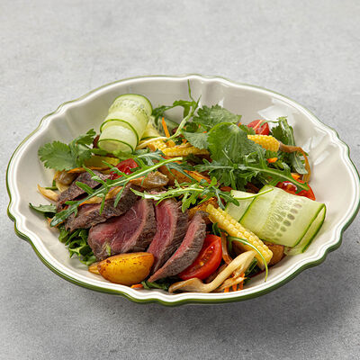 Теплый салат с жареной телятиной в Peperoni по цене 980 ₽