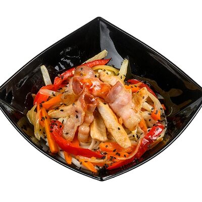 Wok с курицей и беконом в соусе свит-чили в Джей Сан Иглино по цене 390 ₽