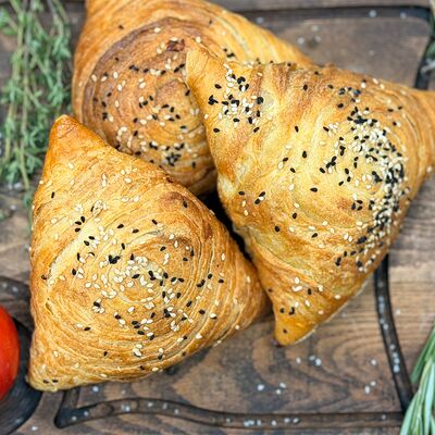 Самса с курицей в ХочуШаурму по цене 179 ₽
