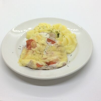 Свинина, запеченная с помидорами и сыром в Братик Томатик по цене 369 ₽