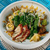 Татаки-ролл с угрем в Skybar