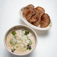 Янд. Грибной крем-суп с песто и трюфельным маслом в NoSugar bakery