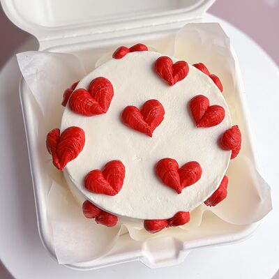 Бенто-торт с сердцами в Katerins Bakery по цене 1750 ₽