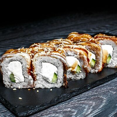 Philadelphia roll в угре в Sushi Shop Company по цене 499 ₽