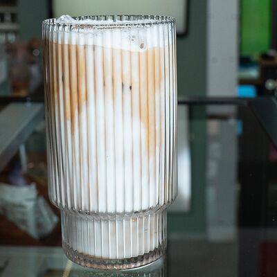 Айс Латте Груша с горгонзолой и карамелью L в Eden по цене 430 ₽