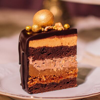 Торт Сникерс в Бисквит по цене 910 ₽