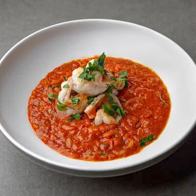 Орзо, креветки, соус харисса и вяленые томаты в 321 Club by Novikov по цене 970