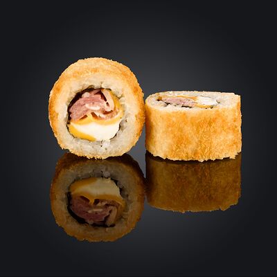 Горячий ролл Темпура чиз с ветчиной в Фудзи Суши по цене 375 ₽