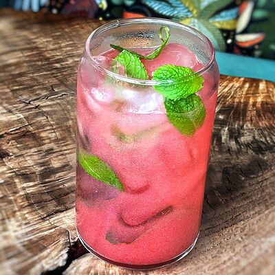 Лимонад Сияющие малина-личи в Енот молотый по цене 359 ₽