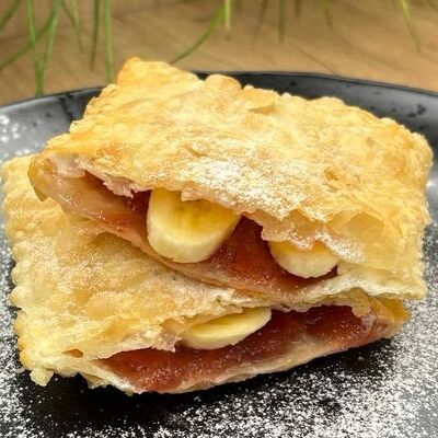 Пирожок Клубника-банан в Чебурек номер 1 по цене 190 ₽