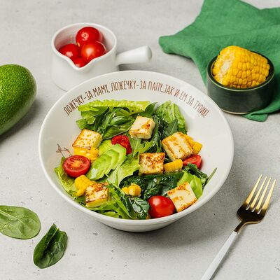 Салат с жареным сыром Халуми и ароматным восточным соусом в АндерСон по цене 810 ₽