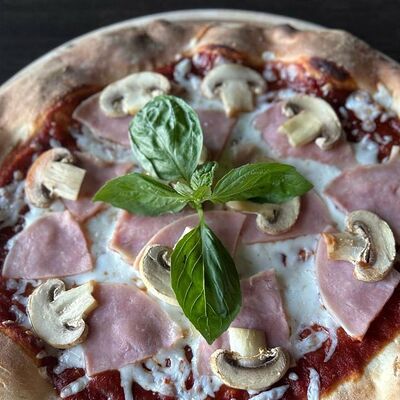 Пицца ветчина и грибыв Крафт фуд по цене 690 ₽