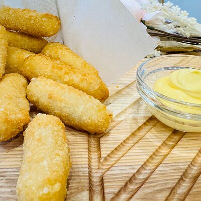 Сырные палочкив Burger and desserts по цене 579 ₽