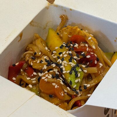 Соба с креветками в Ками cafe club по цене 770 ₽