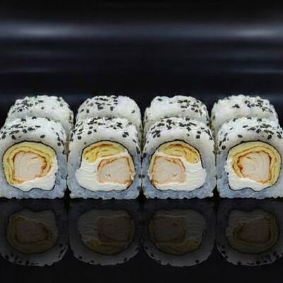 Ролл кунжут, омлет, курица и сыр в FIX NINJA по цене 600 ₽