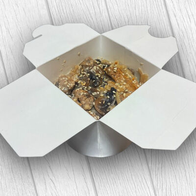 Wok курица и грибы в сливочном соусе в Pizza Pavlo по цене 380 ₽