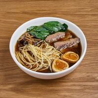 Рамен с мраморной говядиной и маринованным яйцом в Клёво