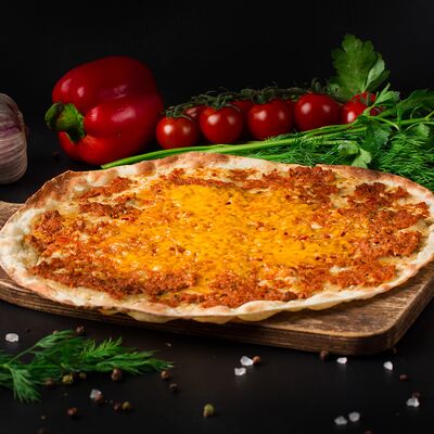 Ламаджо с телятиной и сыром в Lamadjo 8888 по цене 225 ₽