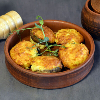 Грибы и сыр в Грузия и вино по цене 480 ₽