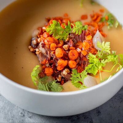 Гороховый суп с копченостями в Раковая на Петроградке по цене 790 ₽