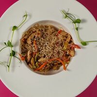 Фунчоза в сладком чили с морепродуктами New в Bananapizza