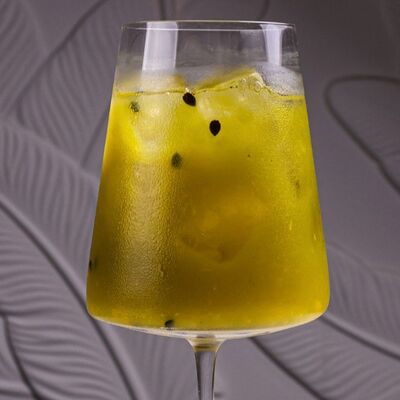 Лимонад Маракуйя-Базилик в Море на Патриках по цене 1090