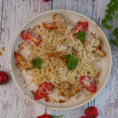 Паста с тигровыми креветками в Гастробар Крапива по цене 650 ₽