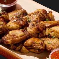 Куриные крылышки в Street Food Market