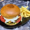 Бургер с говядиной и яйцом в Вкусный по цене 649