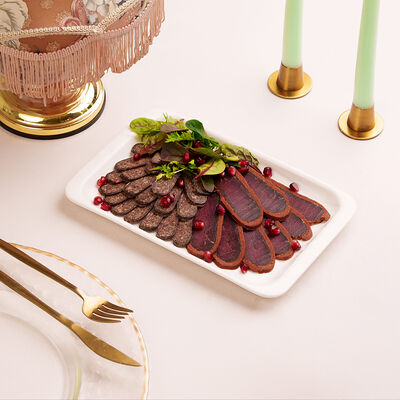 Домашняя нарезка бастурма и суджух в Линия Вкуса по цене 650 ₽