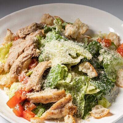 Цезарь с курочкойв Тирольские пироги по цене 550 ₽