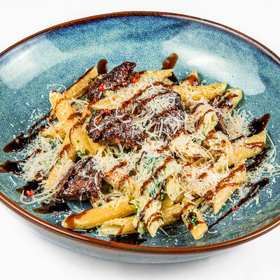 Пенне с печенью и шпинатом в Фёст по цене 390 ₽