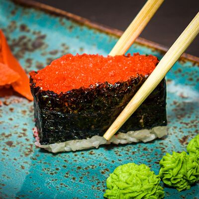 Гункан Тобико в Суши Море Мото по цене 119 ₽