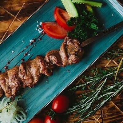 Шашлык из cвинoй шеи в Йохан-Пивохан по цене 860 ₽